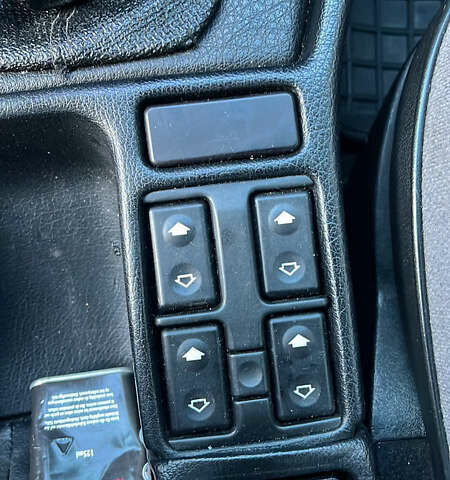 Красный БМВ 5 Серия, объемом двигателя 2.5 л и пробегом 276 тыс. км за 3100 $, фото 12 на Automoto.ua