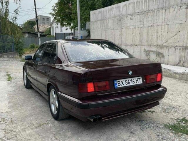 Червоний БМВ 5 Серія, об'ємом двигуна 2.5 л та пробігом 290 тис. км за 2900 $, фото 1 на Automoto.ua