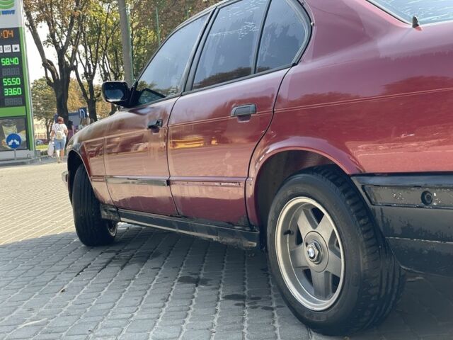 Красный БМВ 5 Серия, объемом двигателя 2.5 л и пробегом 366 тыс. км за 1600 $, фото 1 на Automoto.ua