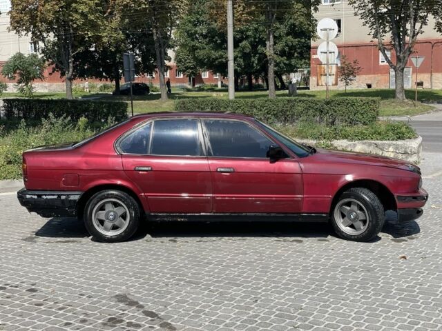 Красный БМВ 5 Серия, объемом двигателя 2.5 л и пробегом 366 тыс. км за 1600 $, фото 3 на Automoto.ua
