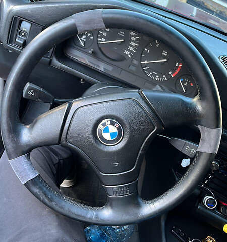 Красный БМВ 5 Серия, объемом двигателя 2.5 л и пробегом 276 тыс. км за 3100 $, фото 7 на Automoto.ua