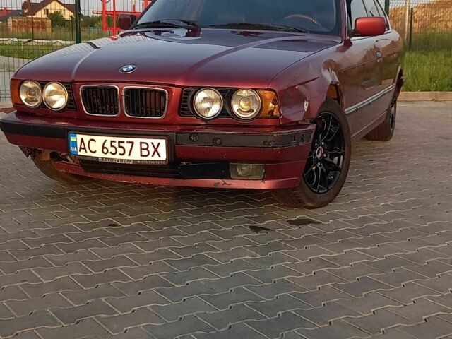 Красный БМВ 5 Серия, объемом двигателя 2 л и пробегом 555 тыс. км за 1700 $, фото 2 на Automoto.ua