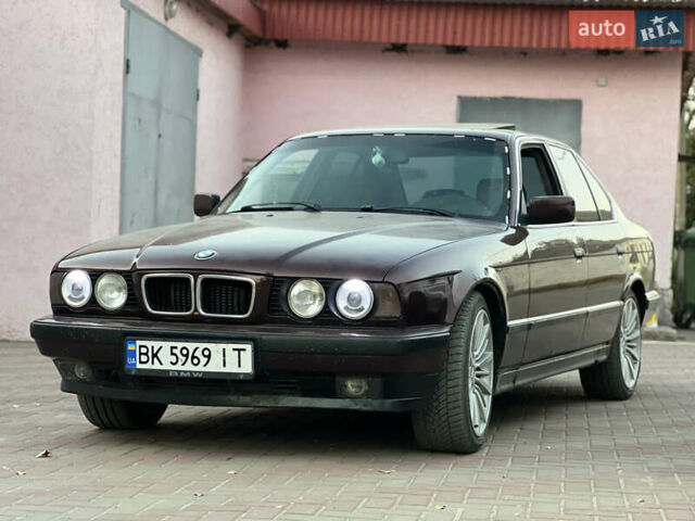 Красный БМВ 5 Серия, объемом двигателя 2.5 л и пробегом 400 тыс. км за 3200 $, фото 4 на Automoto.ua