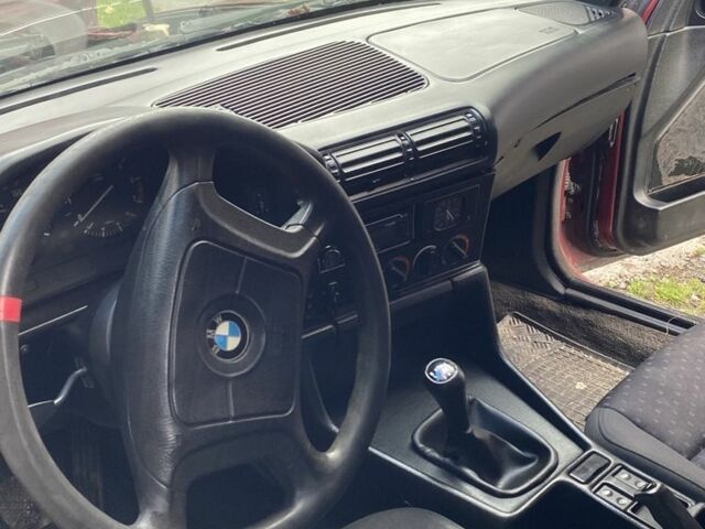 Красный БМВ 5 Серия, объемом двигателя 2.5 л и пробегом 320 тыс. км за 1100 $, фото 9 на Automoto.ua