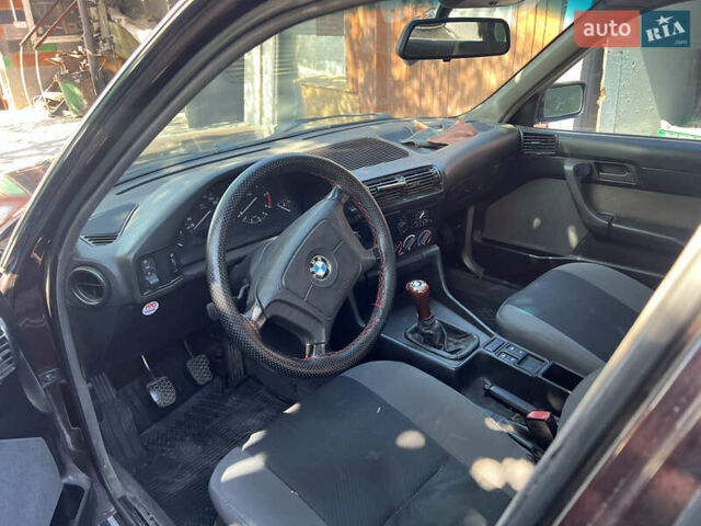 Красный БМВ 5 Серия, объемом двигателя 2.5 л и пробегом 400 тыс. км за 3200 $, фото 2 на Automoto.ua