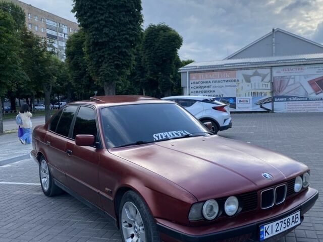 Красный БМВ 5 Серия, объемом двигателя 1.8 л и пробегом 200 тыс. км за 2500 $, фото 1 на Automoto.ua