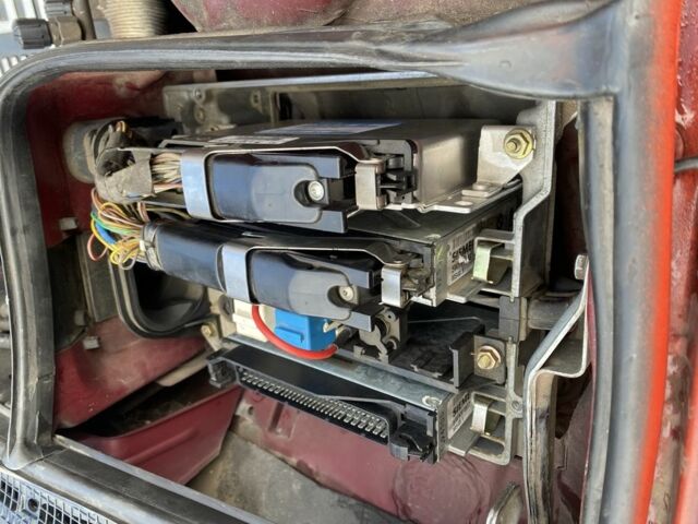 Красный БМВ 5 Серия, объемом двигателя 2.5 л и пробегом 320 тыс. км за 1100 $, фото 10 на Automoto.ua