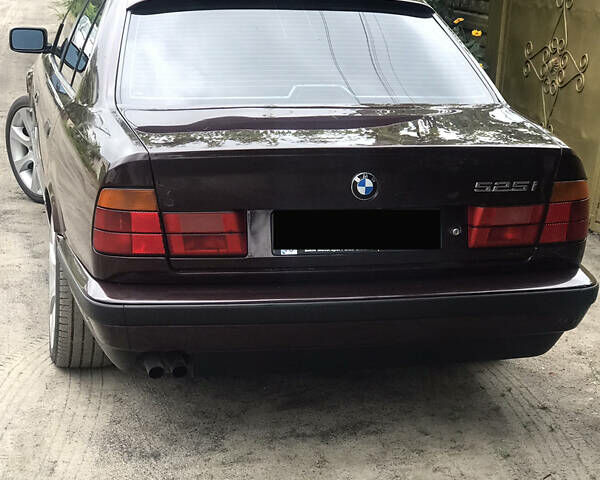 Красный БМВ 5 Серия, объемом двигателя 2.5 л и пробегом 371 тыс. км за 6500 $, фото 23 на Automoto.ua