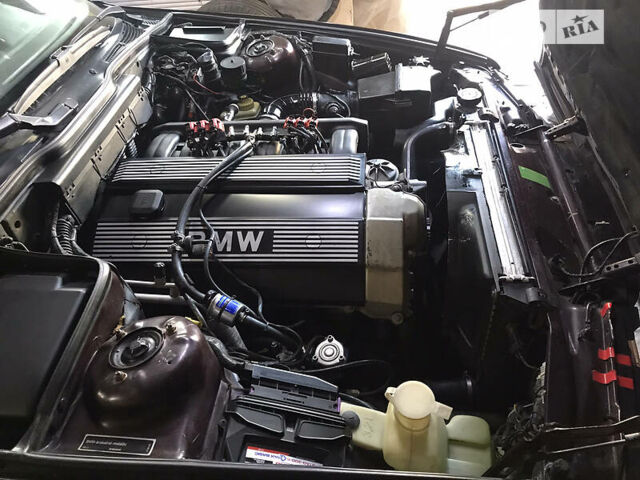 Красный БМВ 5 Серия, объемом двигателя 2.5 л и пробегом 371 тыс. км за 6500 $, фото 28 на Automoto.ua