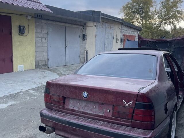 Красный БМВ 5 Серия, объемом двигателя 0 л и пробегом 230 тыс. км за 1650 $, фото 1 на Automoto.ua