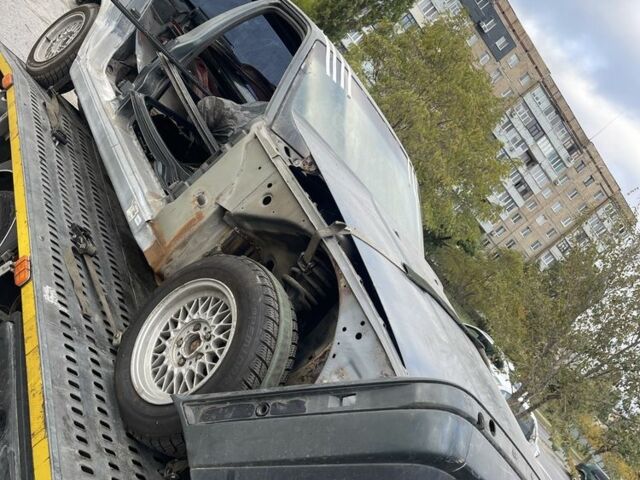 Красный БМВ 5 Серия, объемом двигателя 0 л и пробегом 230 тыс. км за 1650 $, фото 7 на Automoto.ua