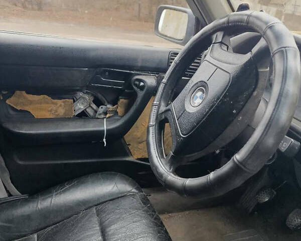 Красный БМВ 5 Серия, объемом двигателя 1.8 л и пробегом 300 тыс. км за 1350 $, фото 3 на Automoto.ua