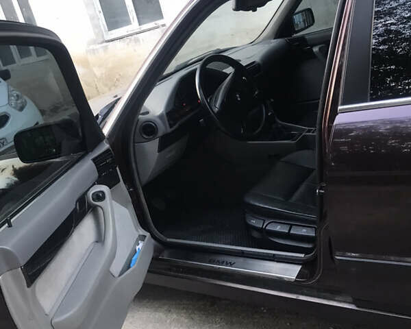 Красный БМВ 5 Серия, объемом двигателя 2.5 л и пробегом 371 тыс. км за 6500 $, фото 15 на Automoto.ua