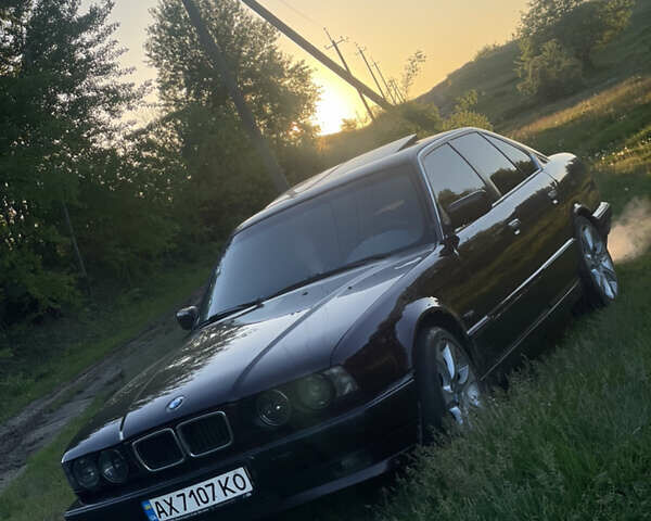 Красный БМВ 5 Серия, объемом двигателя 2.5 л и пробегом 371 тыс. км за 6500 $, фото 3 на Automoto.ua