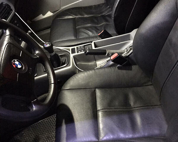 Красный БМВ 5 Серия, объемом двигателя 2.5 л и пробегом 371 тыс. км за 6500 $, фото 35 на Automoto.ua