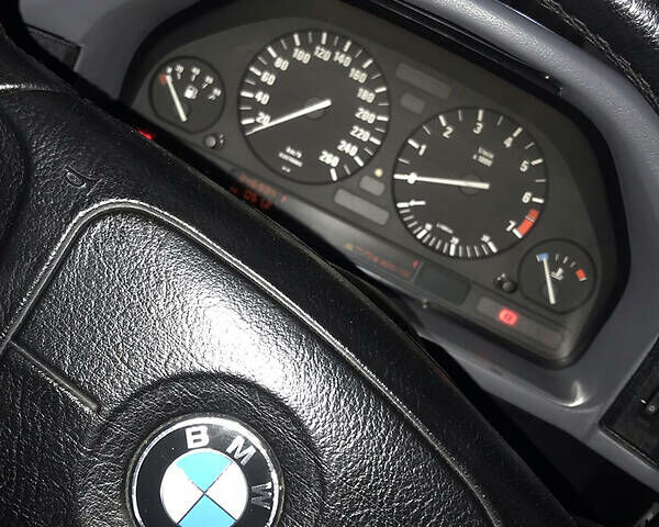 Красный БМВ 5 Серия, объемом двигателя 2.5 л и пробегом 371 тыс. км за 6500 $, фото 40 на Automoto.ua