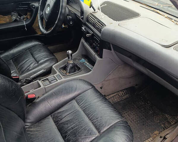 Красный БМВ 5 Серия, объемом двигателя 1.8 л и пробегом 300 тыс. км за 1350 $, фото 4 на Automoto.ua