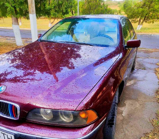 Красный БМВ 5 Серия, объемом двигателя 2.8 л и пробегом 0 тыс. км за 4700 $, фото 1 на Automoto.ua