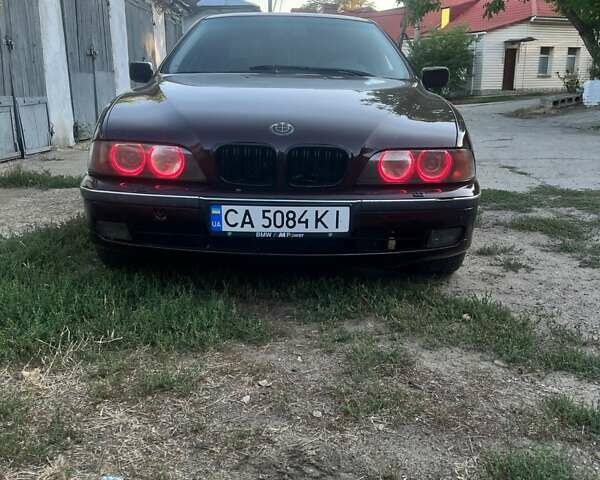 Красный БМВ 5 Серия, объемом двигателя 2.8 л и пробегом 480 тыс. км за 4500 $, фото 5 на Automoto.ua