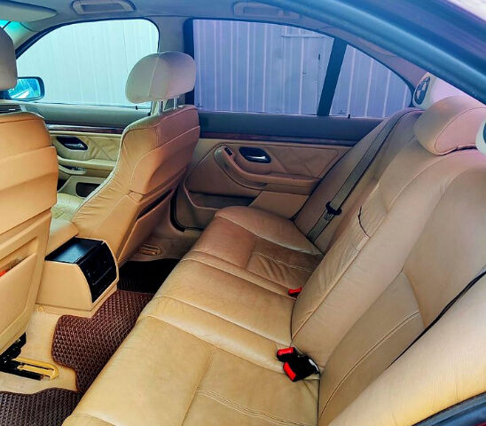 Красный БМВ 5 Серия, объемом двигателя 2.8 л и пробегом 0 тыс. км за 4700 $, фото 8 на Automoto.ua