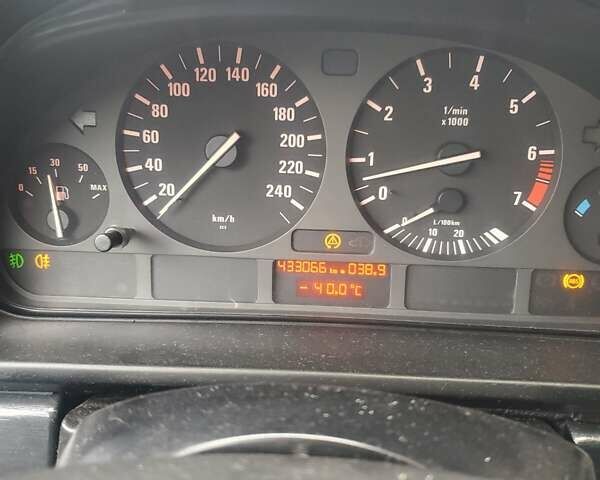 Красный БМВ 5 Серия, объемом двигателя 2.49 л и пробегом 430 тыс. км за 3200 $, фото 11 на Automoto.ua