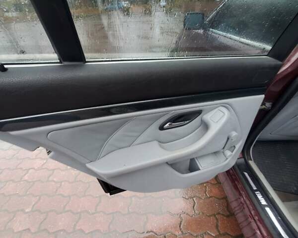 Красный БМВ 5 Серия, объемом двигателя 2.49 л и пробегом 430 тыс. км за 3200 $, фото 1 на Automoto.ua