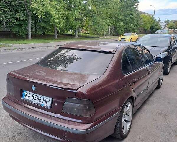 Красный БМВ 5 Серия, объемом двигателя 2.8 л и пробегом 300 тыс. км за 4000 $, фото 4 на Automoto.ua
