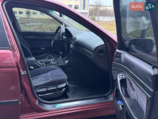 Красный БМВ 5 Серия, объемом двигателя 1.99 л и пробегом 300 тыс. км за 3100 $, фото 10 на Automoto.ua