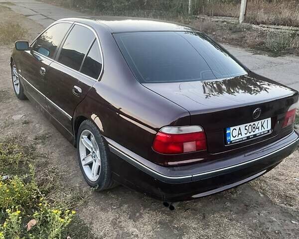 Красный БМВ 5 Серия, объемом двигателя 2.8 л и пробегом 480 тыс. км за 4500 $, фото 1 на Automoto.ua