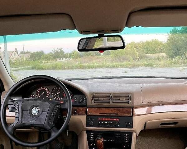 Червоний БМВ 5 Серія, об'ємом двигуна 2.5 л та пробігом 398 тис. км за 3570 $, фото 5 на Automoto.ua