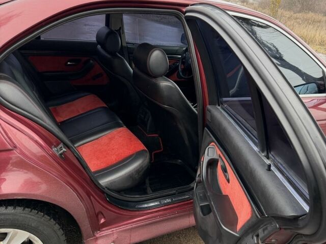 Червоний БМВ 5 Серія, об'ємом двигуна 2 л та пробігом 270 тис. км за 2650 $, фото 8 на Automoto.ua