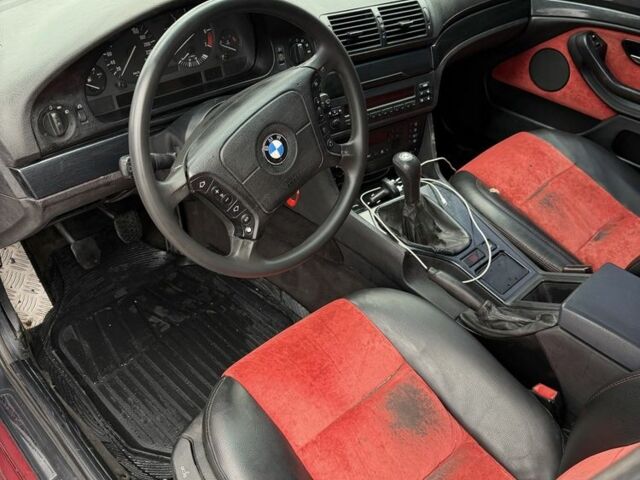 Червоний БМВ 5 Серія, об'ємом двигуна 2 л та пробігом 270 тис. км за 2650 $, фото 4 на Automoto.ua