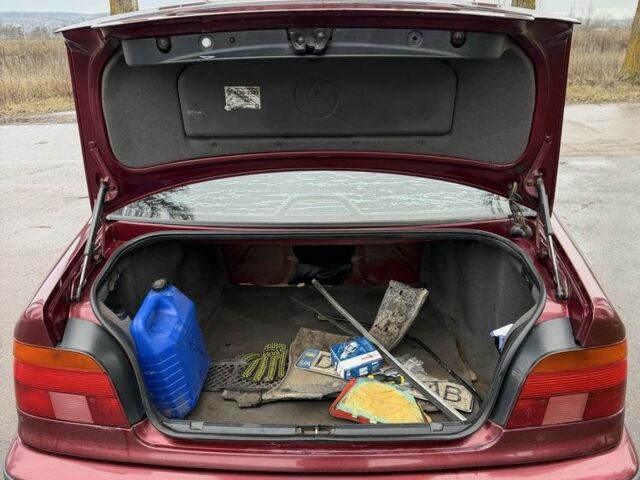 Червоний БМВ 5 Серія, об'ємом двигуна 2 л та пробігом 270 тис. км за 2650 $, фото 10 на Automoto.ua