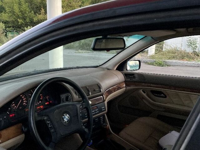 Красный БМВ 5 Серия, объемом двигателя 2.5 л и пробегом 398 тыс. км за 3570 $, фото 7 на Automoto.ua