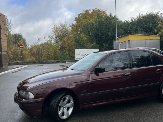 Красный БМВ 5 Серия, объемом двигателя 2 л и пробегом 520 тыс. км за 3500 $, фото 4 на Automoto.ua