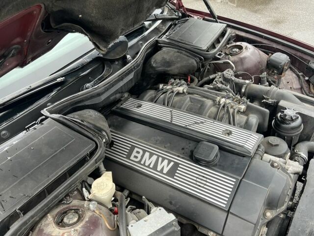 Красный БМВ 5 Серия, объемом двигателя 2 л и пробегом 520 тыс. км за 3500 $, фото 13 на Automoto.ua