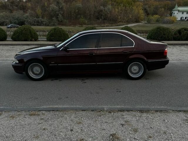 Красный БМВ 5 Серия, объемом двигателя 2 л и пробегом 330 тыс. км за 3850 $, фото 6 на Automoto.ua