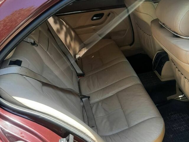 Красный БМВ 5 Серия, объемом двигателя 2 л и пробегом 430 тыс. км за 4500 $, фото 5 на Automoto.ua