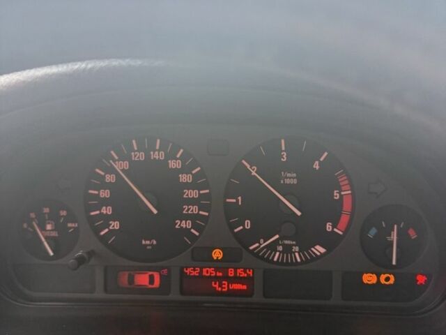 Красный БМВ 5 Серия, объемом двигателя 2.5 л и пробегом 450 тыс. км за 2799 $, фото 7 на Automoto.ua