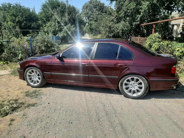 Красный БМВ 5 Серия, объемом двигателя 2 л и пробегом 430 тыс. км за 4500 $, фото 4 на Automoto.ua