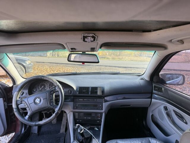 Красный БМВ 5 Серия, объемом двигателя 2.5 л и пробегом 450 тыс. км за 2799 $, фото 3 на Automoto.ua