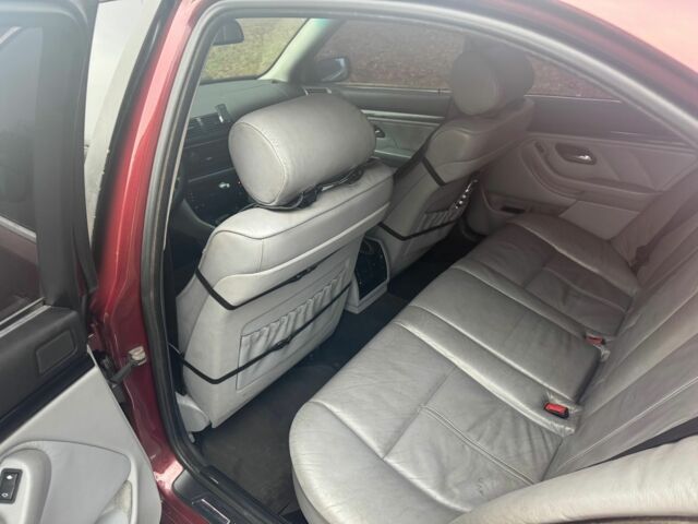 Красный БМВ 5 Серия, объемом двигателя 2.5 л и пробегом 400 тыс. км за 2800 $, фото 5 на Automoto.ua