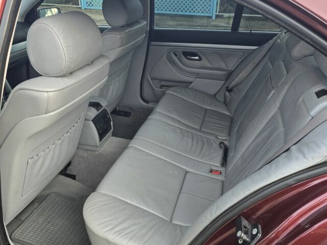 Красный БМВ 5 Серия, объемом двигателя 2.5 л и пробегом 300 тыс. км за 2850 $, фото 7 на Automoto.ua