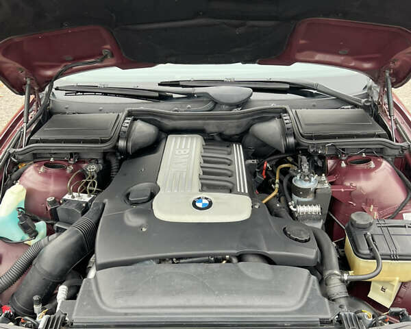 Красный БМВ 5 Серия, объемом двигателя 3 л и пробегом 260 тыс. км за 8200 $, фото 26 на Automoto.ua