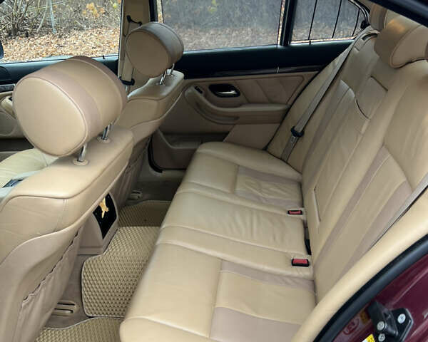 Красный БМВ 5 Серия, объемом двигателя 3 л и пробегом 260 тыс. км за 8200 $, фото 15 на Automoto.ua