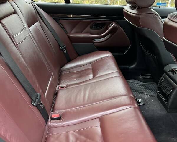 Червоний БМВ 5 Серія, об'ємом двигуна 2.5 л та пробігом 300 тис. км за 3800 $, фото 5 на Automoto.ua