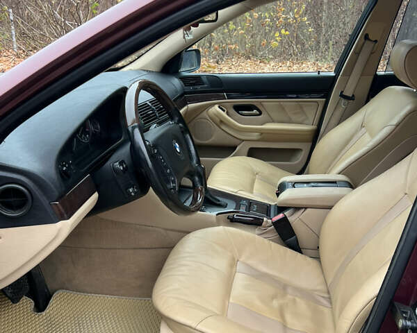 Красный БМВ 5 Серия, объемом двигателя 3 л и пробегом 260 тыс. км за 8200 $, фото 12 на Automoto.ua