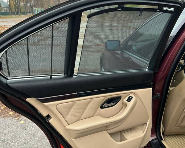 Красный БМВ 5 Серия, объемом двигателя 3 л и пробегом 260 тыс. км за 8200 $, фото 14 на Automoto.ua