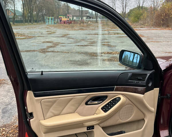 Красный БМВ 5 Серия, объемом двигателя 3 л и пробегом 260 тыс. км за 8200 $, фото 10 на Automoto.ua