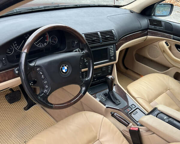 Красный БМВ 5 Серия, объемом двигателя 3 л и пробегом 260 тыс. км за 8200 $, фото 13 на Automoto.ua